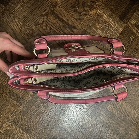 Pink and ivory purse - Picture 5 of 5